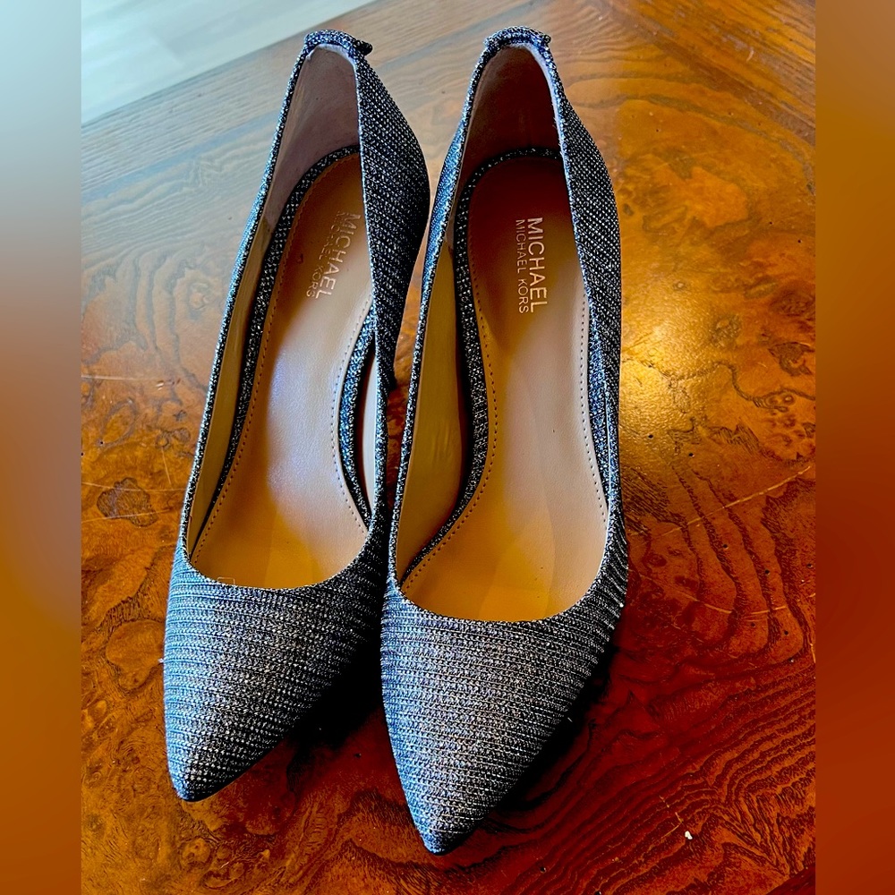 Michael Kors Glitter mash chain grey shoes, comfortable fit, perfect for fancy.